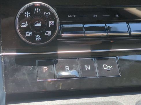 Used 2025 Nissan Armada Platinum AWD/4WD image 24