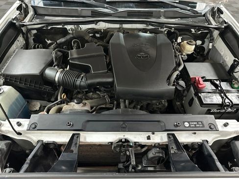 Used 2018 Toyota Tacoma SR w/ SR Convenience Package AWD/4WD image 32