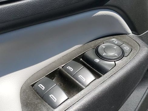 Used 2023 Chevrolet Equinox LT AWD/4WD image 19