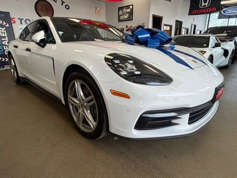 Used 2018 Porsche Panamera 4 AWD/4WD image 9