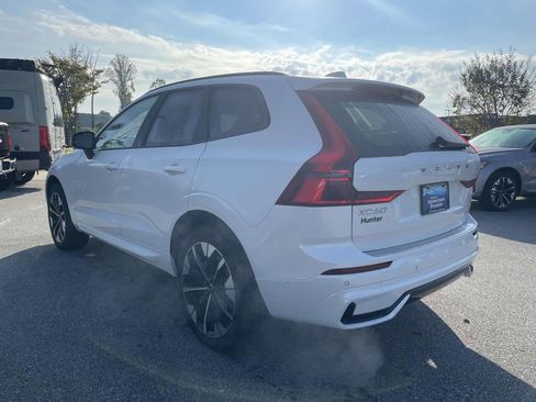 New 2026 Volvo XC60 B5 Plus w/ Protection Package Premier image 26