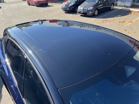 Used 2023 Nissan Ariya AWD image 9