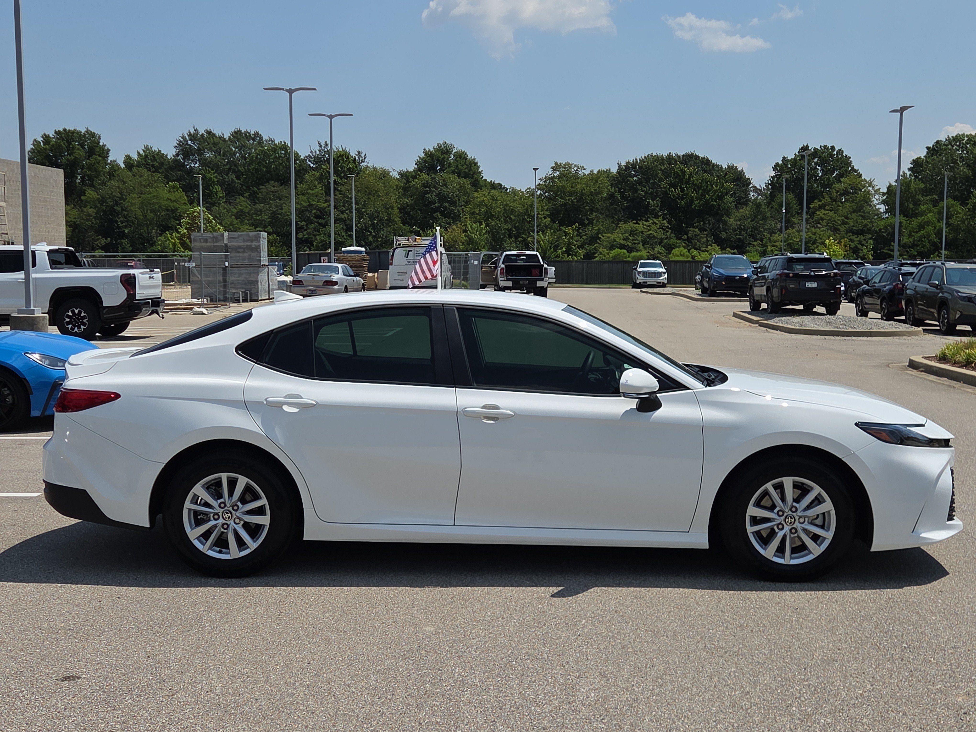 Used 2025 Toyota Camry LE FWD image 2