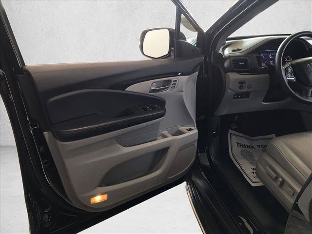 Used 2019 Honda Pilot Touring image 14