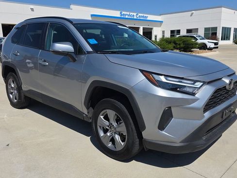 Used 2025 Toyota RAV4 XLE image 7