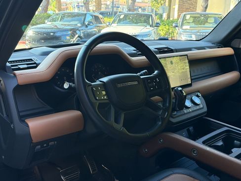 Used 2023 Land Rover Defender 130 X AWD/4WD image 4