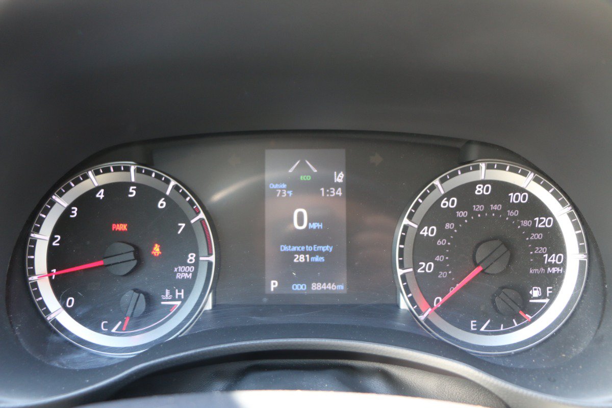 Used 2022 Toyota Highlander LE FWD image 27