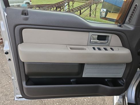Used 2010 Ford F150 XLT image 13