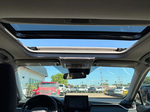Used 2019 Toyota RAV4 XLE w/ Convenience Package AWD/4WD image 25