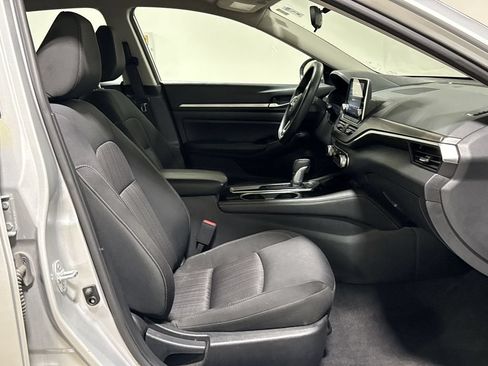 Used 2023 Nissan Altima 2.5 SV FWD image 21
