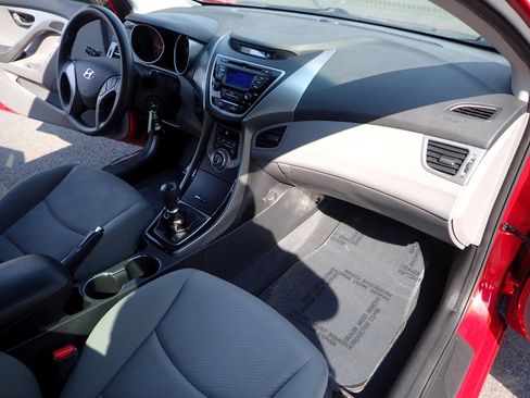 Used 2013 Hyundai Elantra GLS image 13