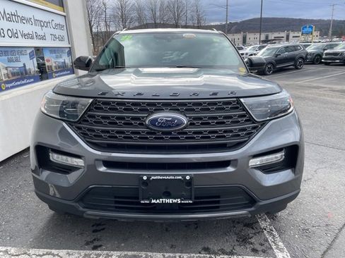 Used 2022 Ford Explorer XLT w/ Equipment Group 202A image 7