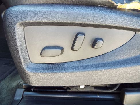 Used 2015 Chevrolet Suburban LTZ image 27