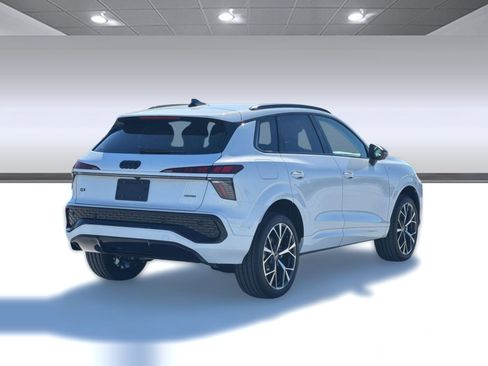 New 2026 Audi Q3 quattro 2.0T image 9