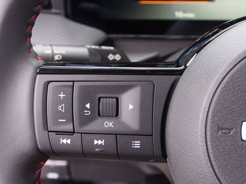 Used 2026 Nissan Kicks SR image 20