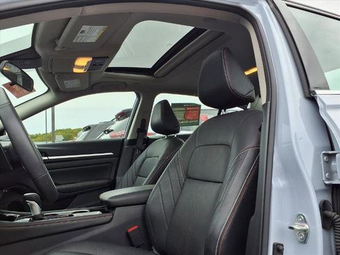 Certified 2024 Nissan Altima 2.0 SR image 7