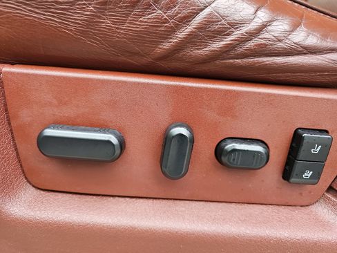 Used 2014 Ford F150 King Ranch w/ King Ranch Luxury Package image 18