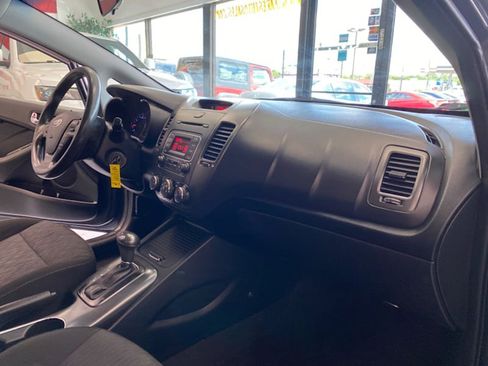 Used 2016 Kia Forte LX image 12