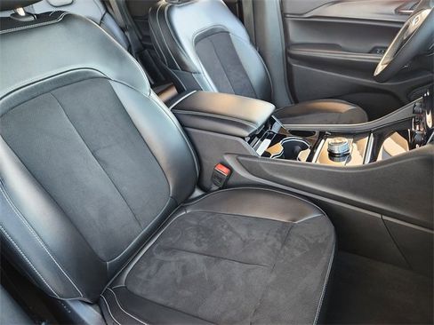 Used 2023 Jeep Grand Cherokee Altitude image 13