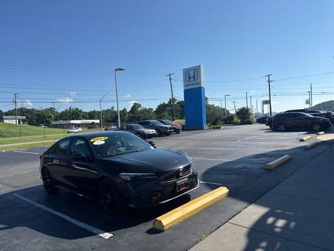 Used 2023 Honda Civic Sport image 3