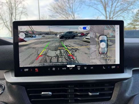 Used 2025 Ford Explorer Platinum image 29