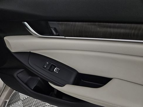 Used 2018 Honda Accord EX-L image 26