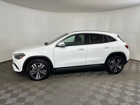Used 2025 Mercedes-Benz GLA 250 4MATIC image 6