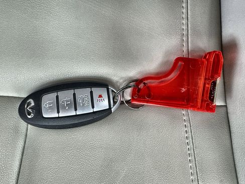 Used 2017 INFINITI Q60 w/ Cargo Package image 50