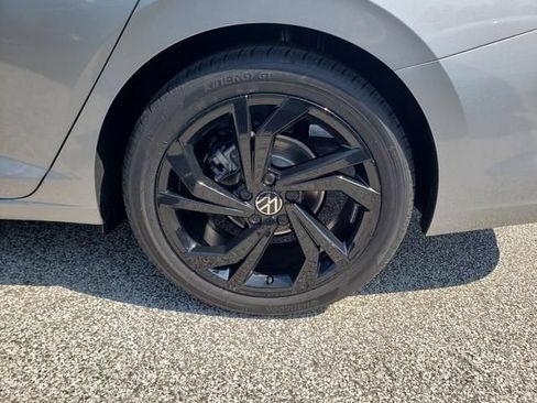 New 2026 Volkswagen Jetta SE FWD image 12