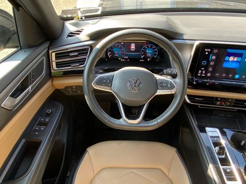 Certified 2024 Volkswagen Atlas Cross Sport SE w/ Panoramic Sunroof Package AWD/4WD image 5