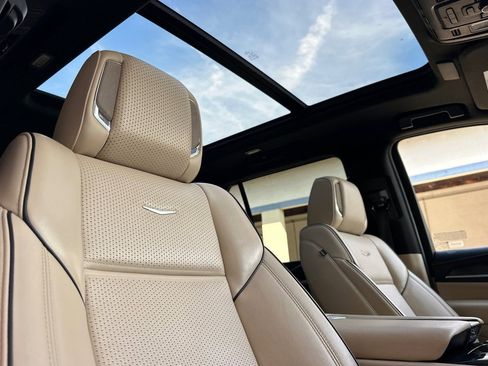 Certified 2023 Cadillac Escalade Premium Luxury w/ Performance Package image 22