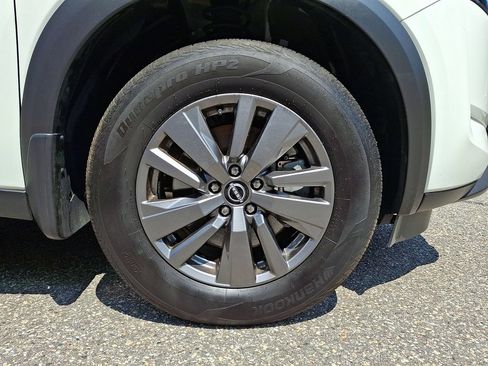 Used 2025 Nissan Pathfinder S AWD/4WD image 10