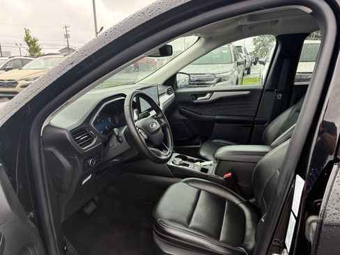 Used 2025 Ford Escape Platinum AWD/4WD image 18