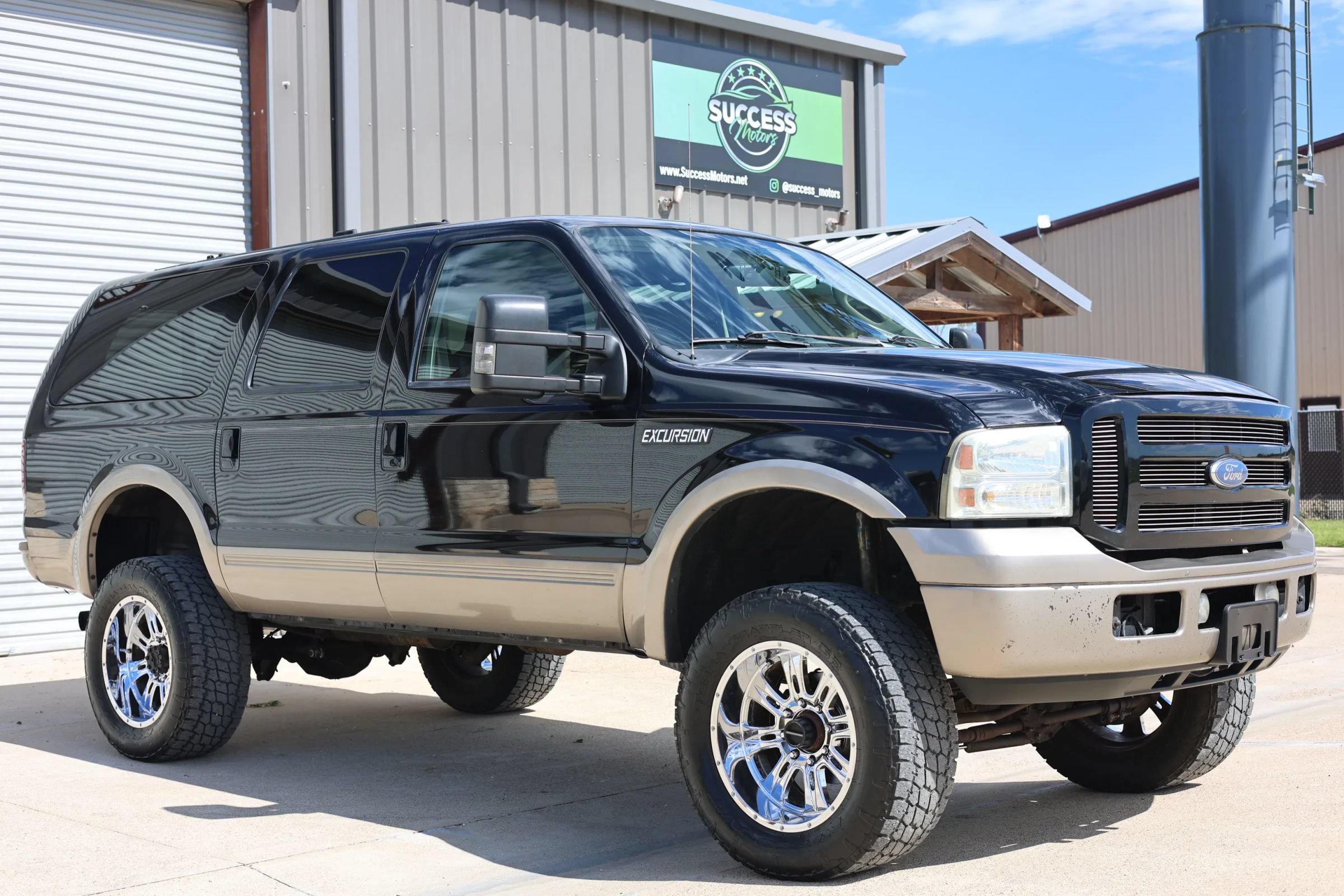 Used 2005 Ford Excursion Eddie Bauer AWD/4WD image 1