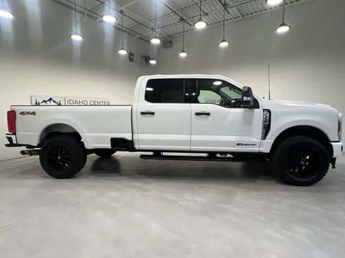 Used 2024 Ford F350 XLT image 9