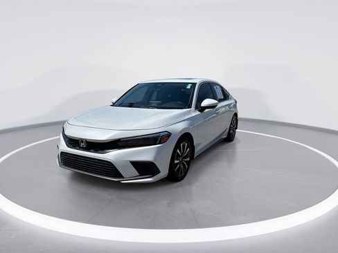 Used 2024 Honda Civic EX-L image 4