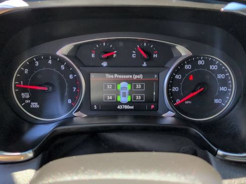 Used 2025 Chevrolet Blazer LT FWD image 12