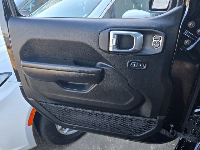 Certified 2021 Jeep Wrangler Unlimited Rubicon w/ Cold Weather Group AWD/4WD image 19