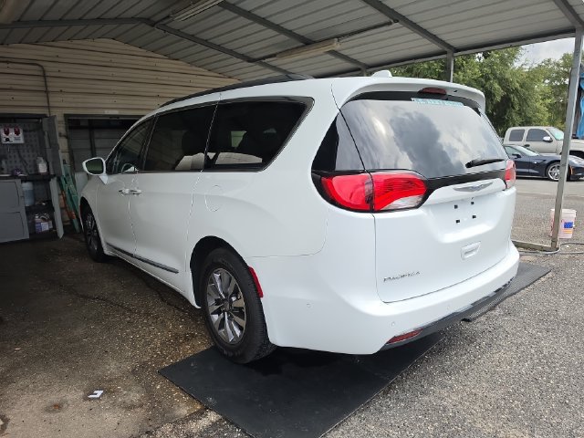 Used 2020 Chrysler Pacifica Touring-L Plus w/ Advanced Safetytec Group FWD image 5
