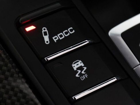 Used 2018 Porsche 911 Turbo image 32