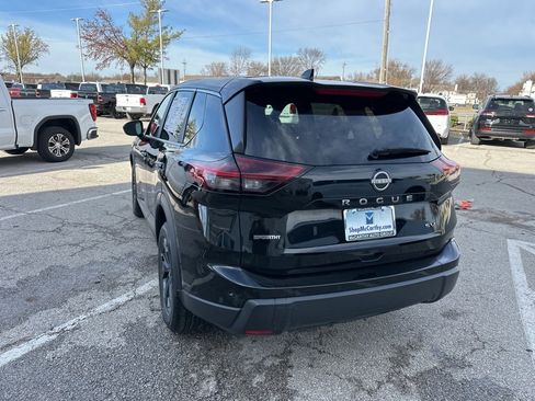 Used 2024 Nissan Rogue SV image 25