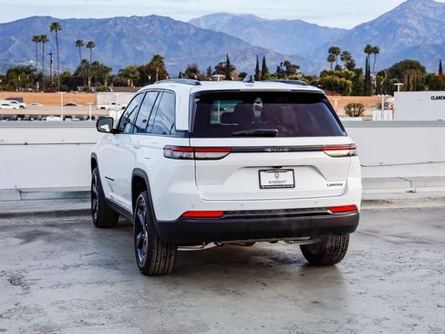 New 2025 Jeep Grand Cherokee Limited w/ Black Appearance Package image 7