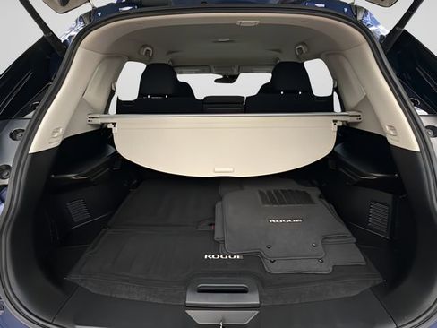 Used 2019 Nissan Rogue SV AWD/4WD image 16