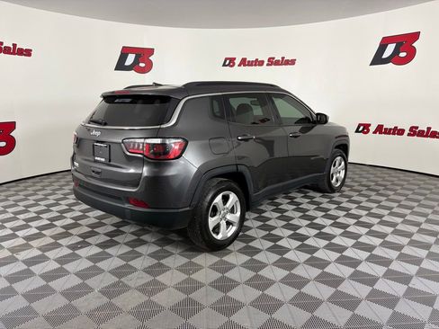 Used 2019 Jeep Compass Latitude FWD image 7