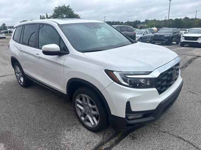 Used 2024 Honda Passport EX-L image 2