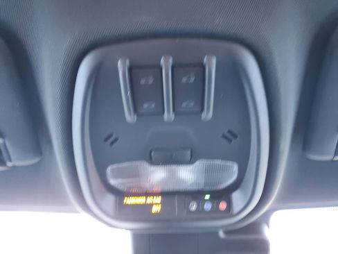 Used 2024 Chevrolet Trax RS w/ Sunroof Package image 33