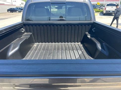 Used 2021 Toyota Tacoma SR5 RWD image 19