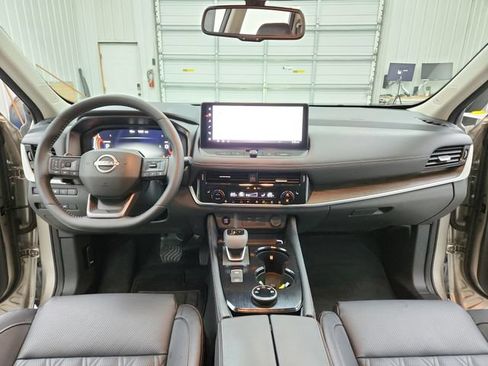 Used 2026 Nissan Rogue Platinum w/ Platinum Premium Package AWD/4WD image 26