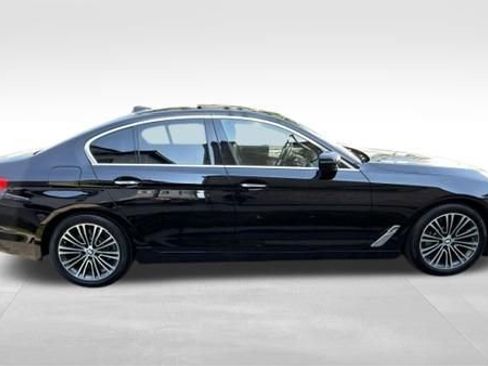 Used 2018 BMW 530i w/ Premium Package RWD image 4