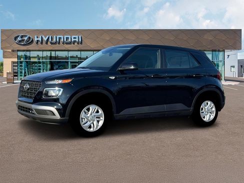 New 2025 Hyundai Venue SE image 2